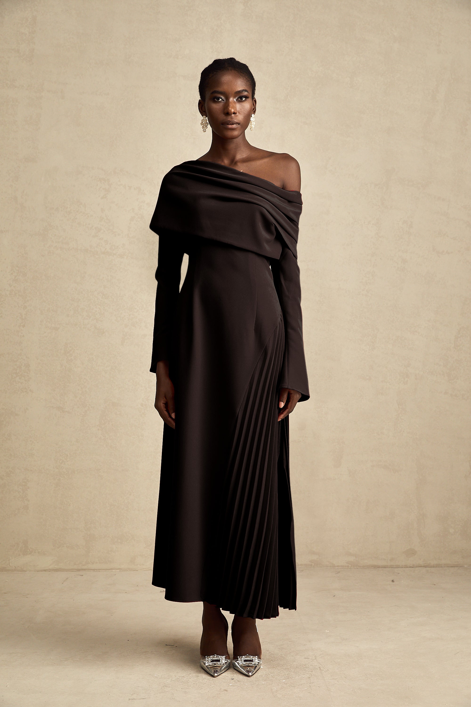 Valentine high-slit pleated maxi dress in Black