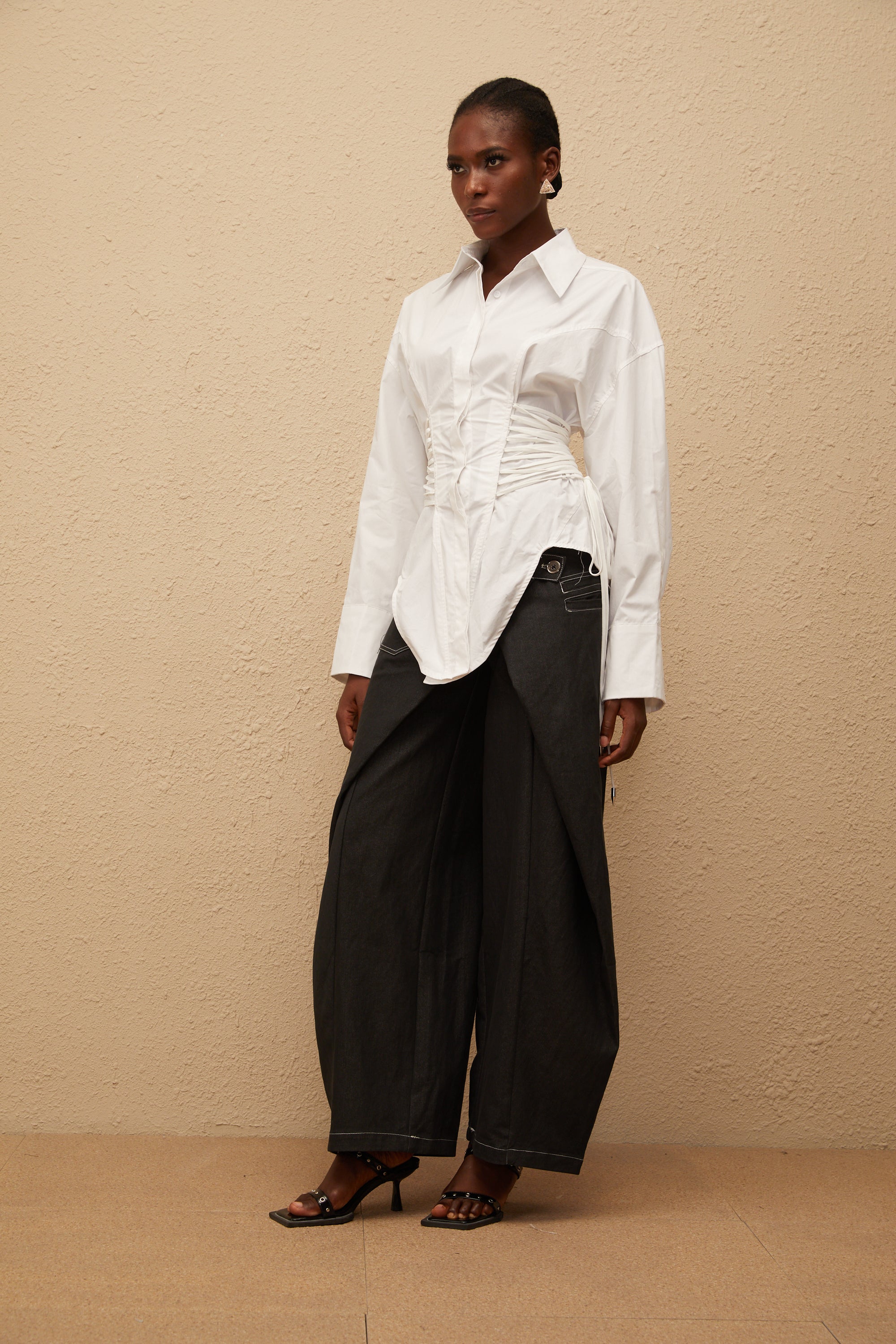 Bérénice White Curved Lace Up Shirt