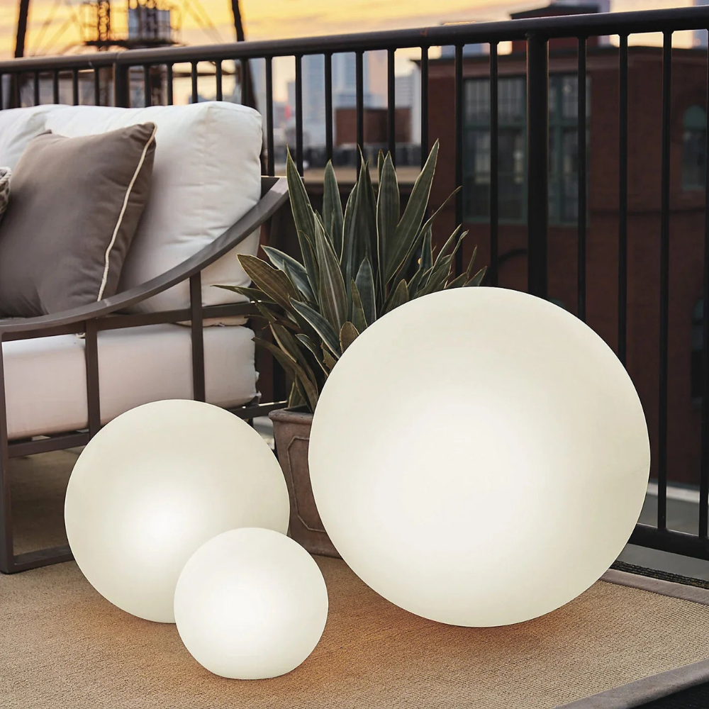 Outdoor Sphere Garden Light | with Color Change