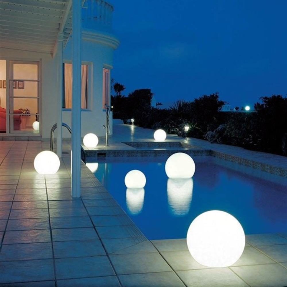 Outdoor Sphere Garden Light | with Color Change