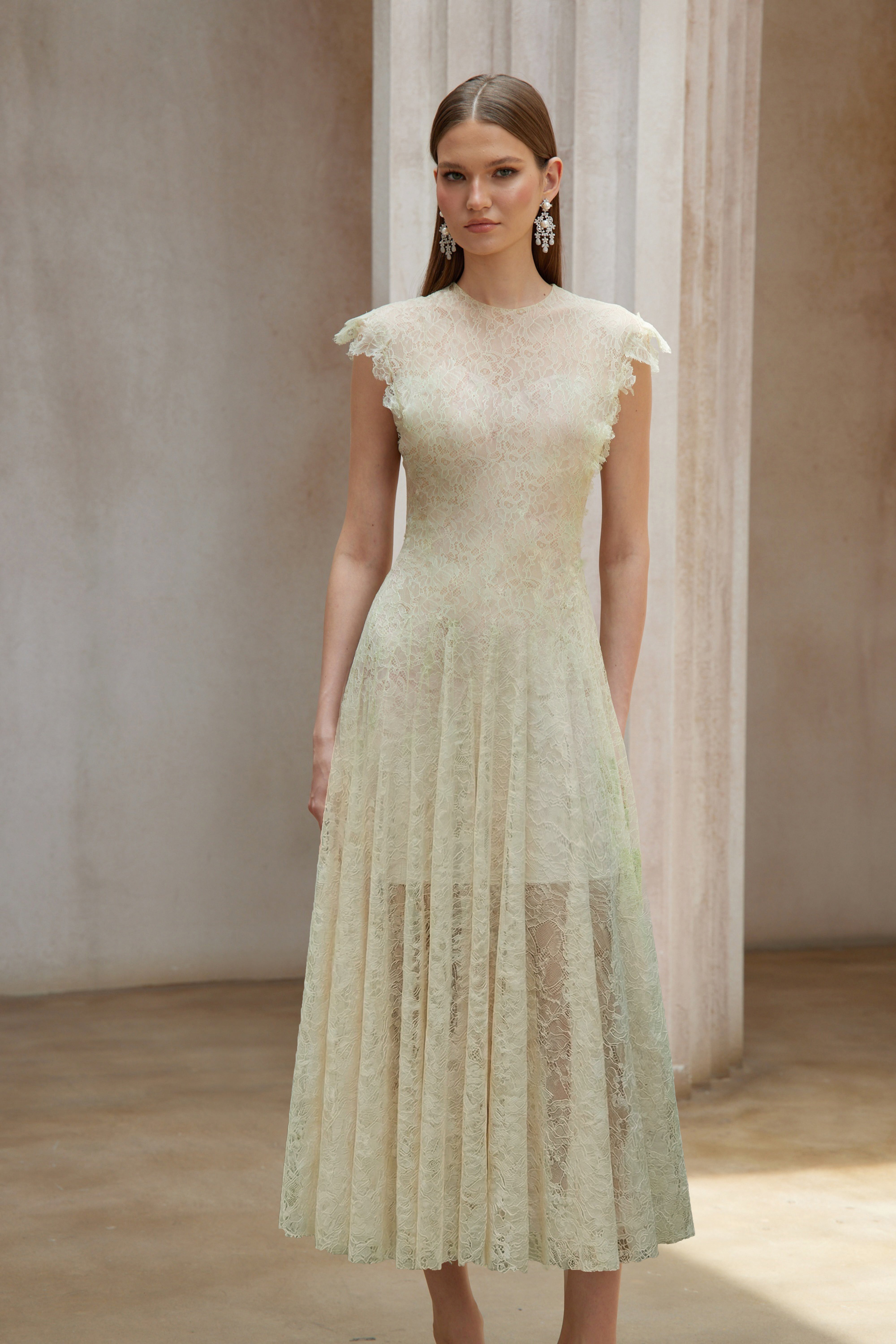 Béryl Green Floral Lace Midi Dress