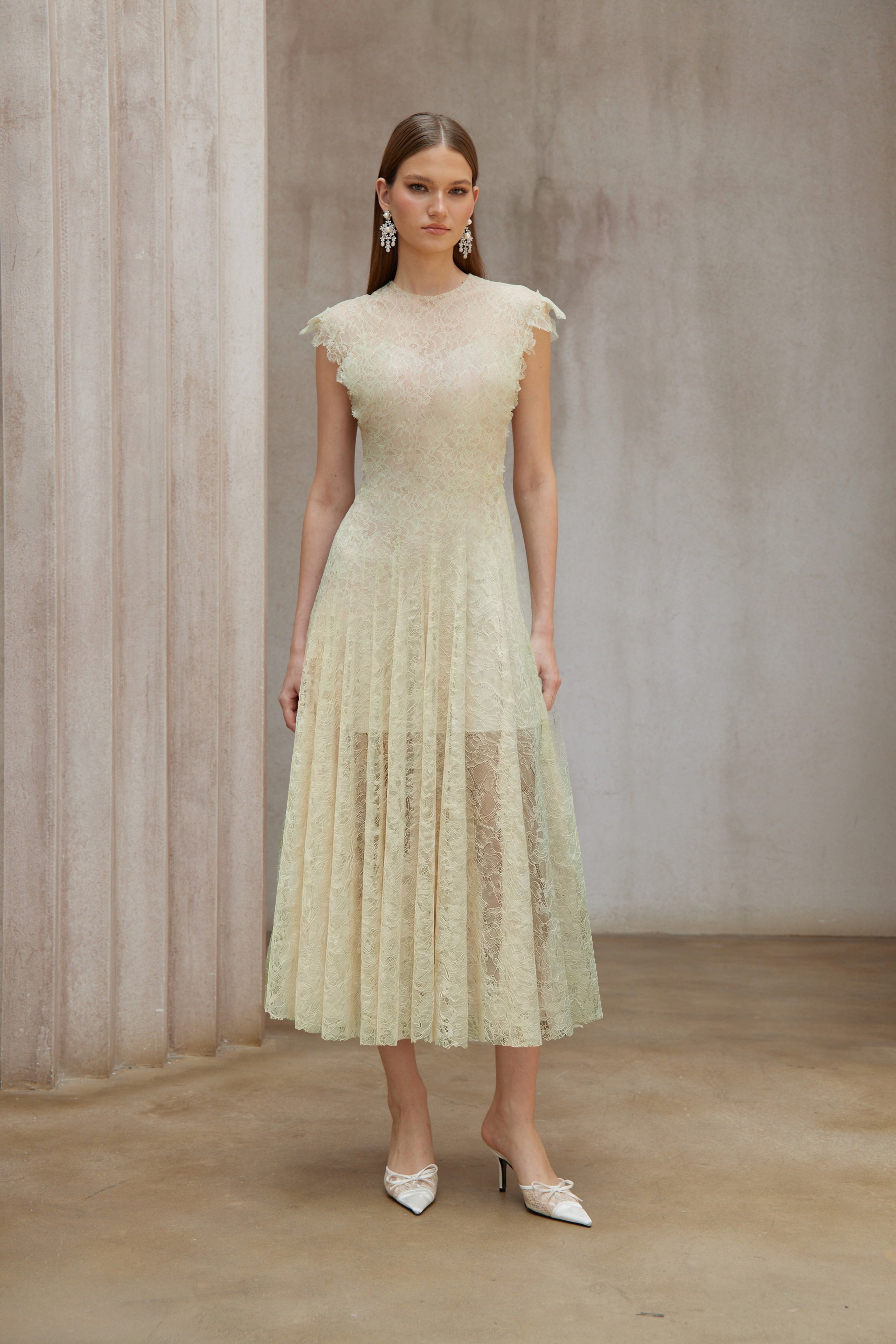 Béryl Green Floral Lace Midi Dress