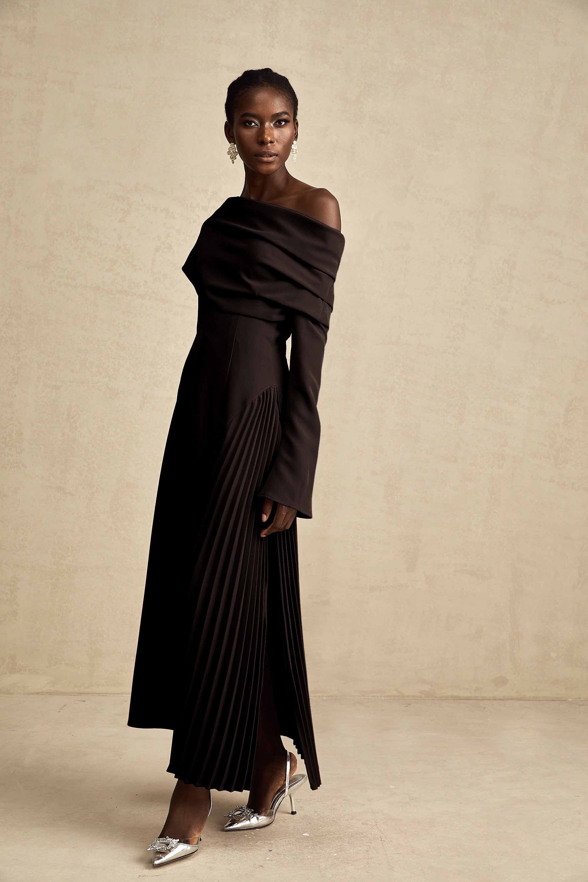 Valentine high-slit pleated maxi dress in Black