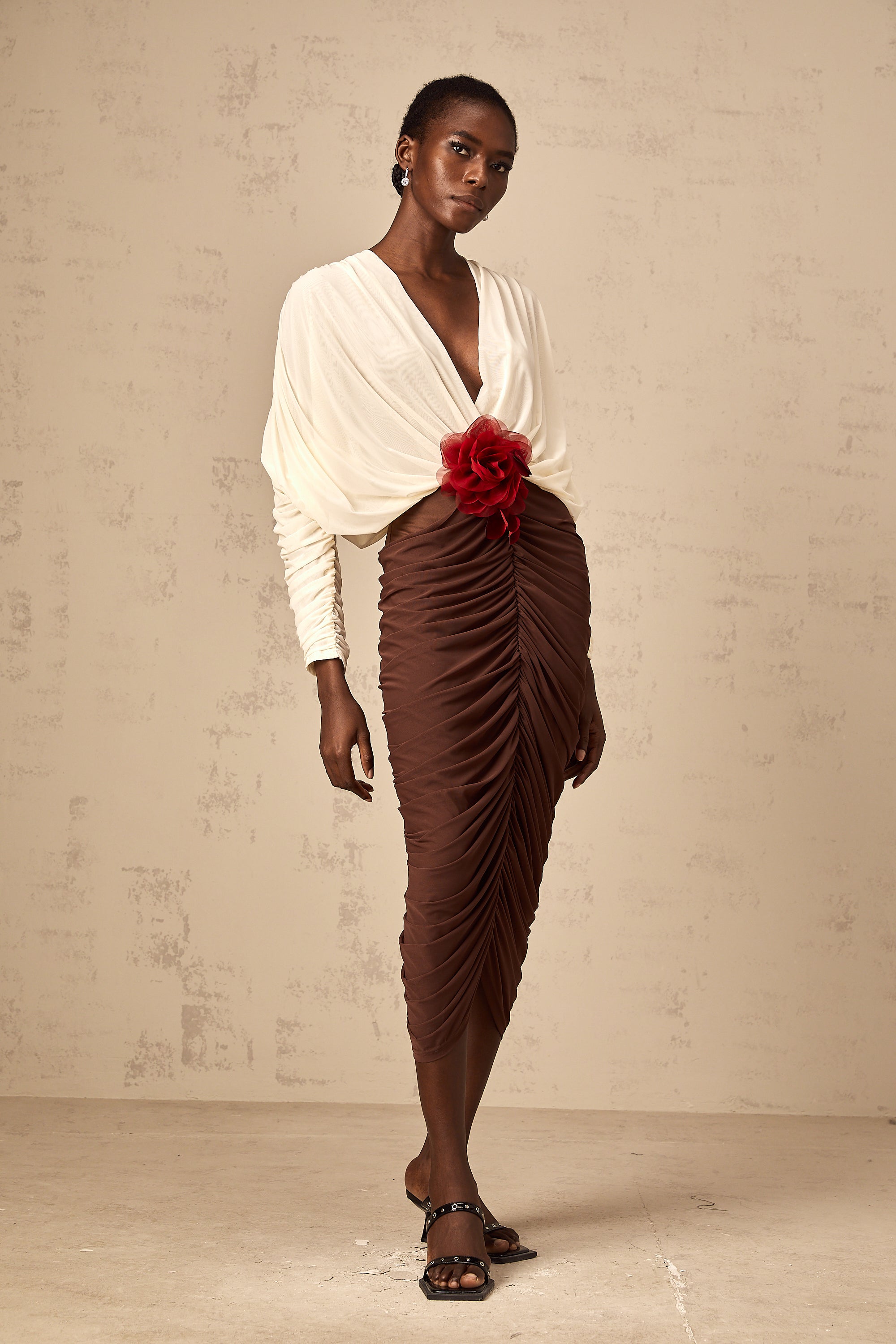Léontine color-blocked flower-brooch ruched midi dress