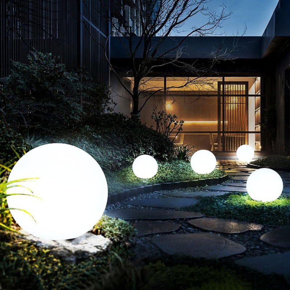 Outdoor Sphere Garden Light | with Color Change
