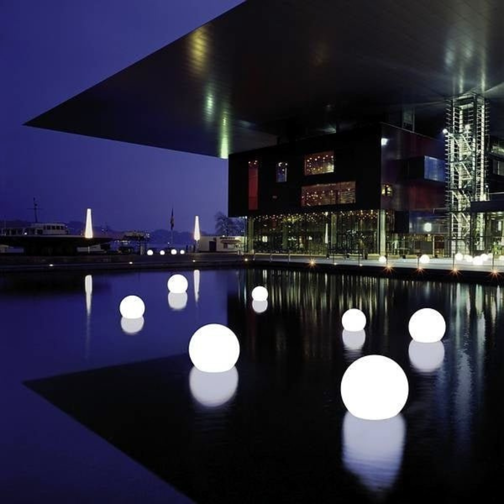 Outdoor Sphere Garden Light | with Color Change