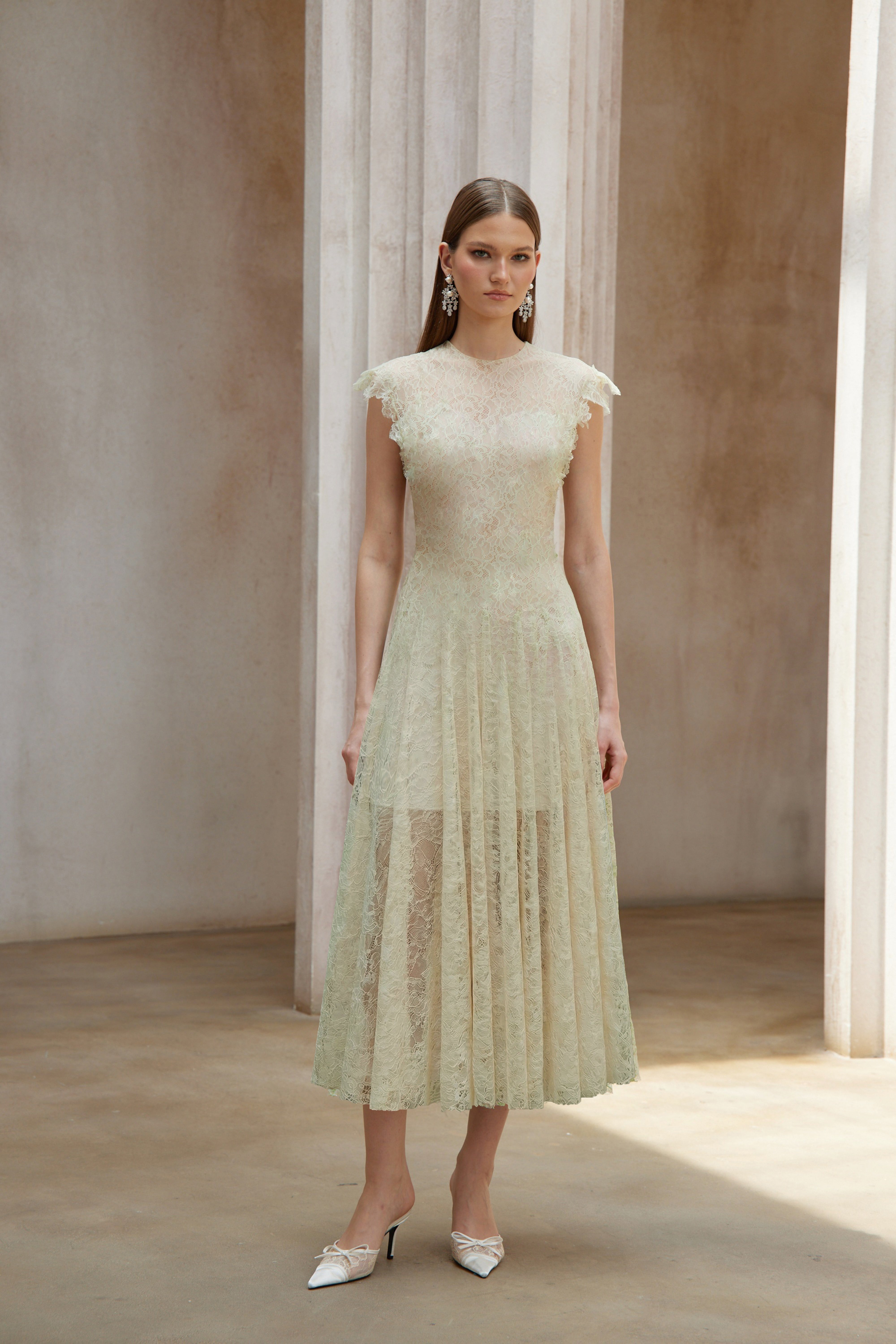 Béryl Green Floral Lace Midi Dress