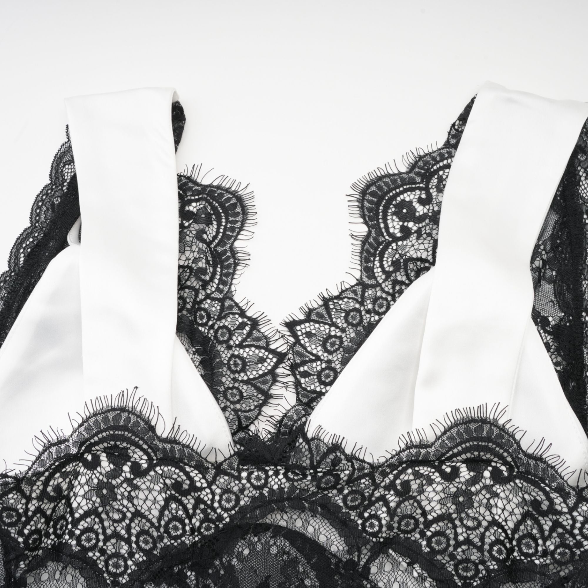 Éléonore Two Tone Lace Detail Maxi Dress