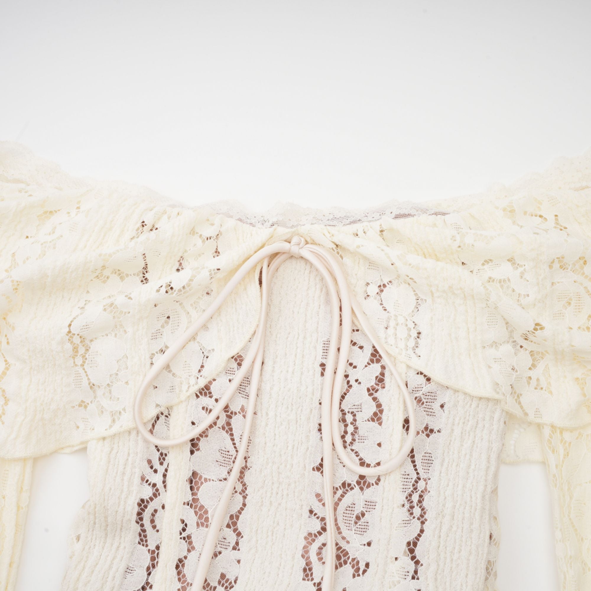 Émeline floral lace flared-cuff maxi dress in Neutrals