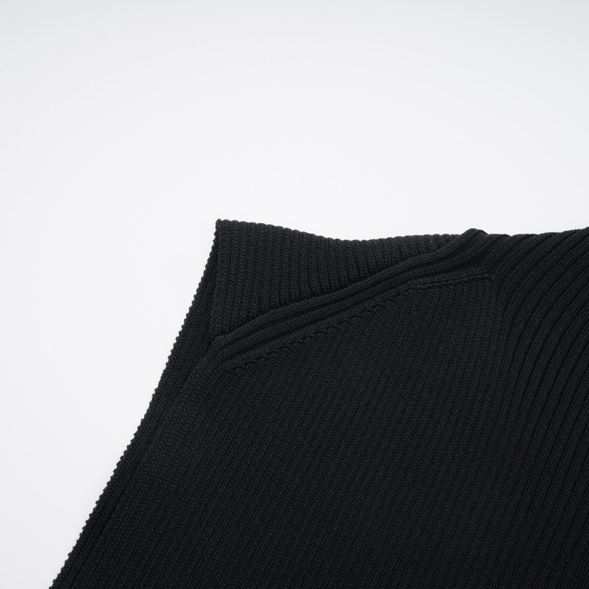 Ysandre Black Ribbed Knit Keyhole Tank Top