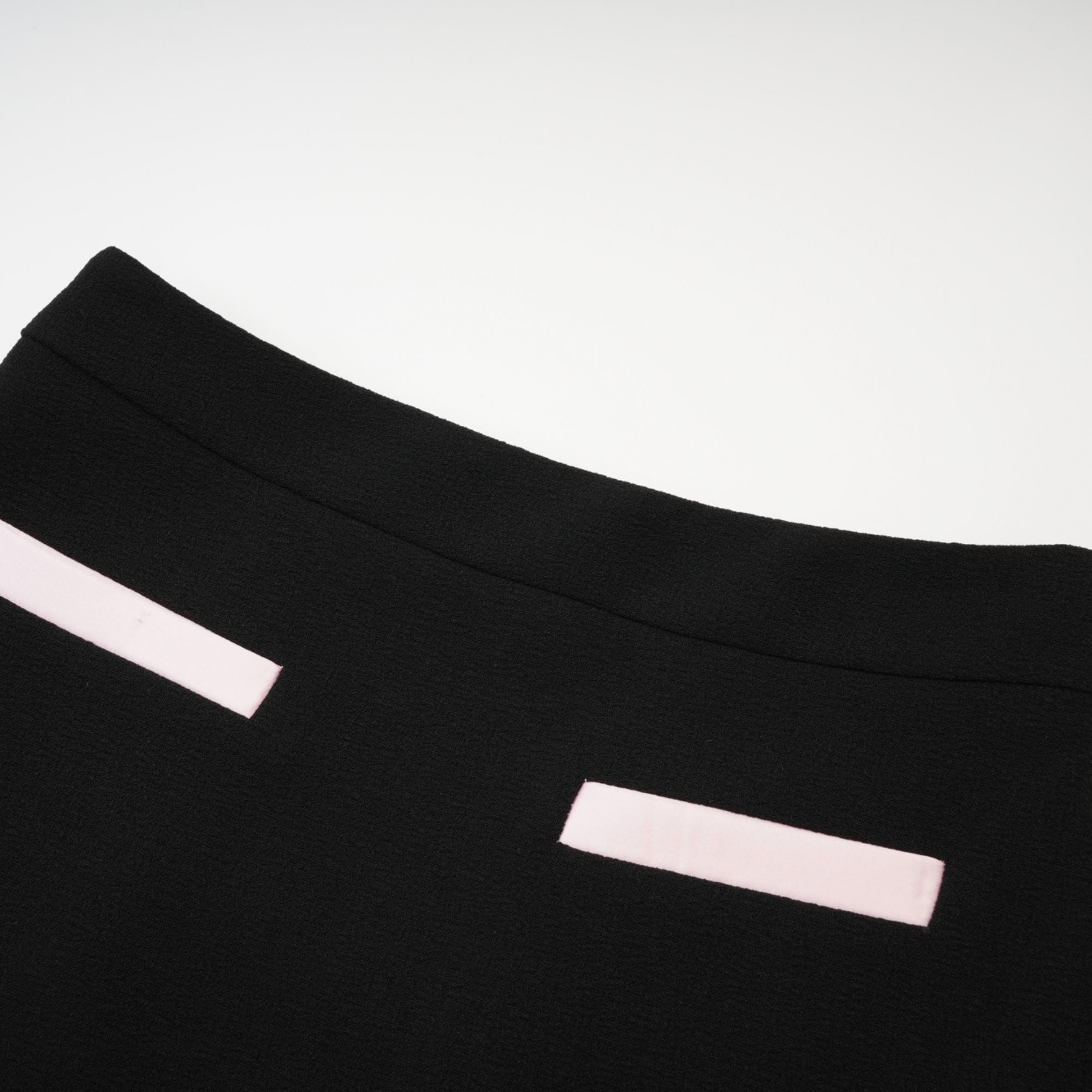 Uaine Black Two-Piece Jacket and Skirt Set